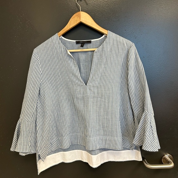 BCBG M (oversized for BCBG) excellent condition cotton with bell ruffled sleeves - Picture 2 of 8